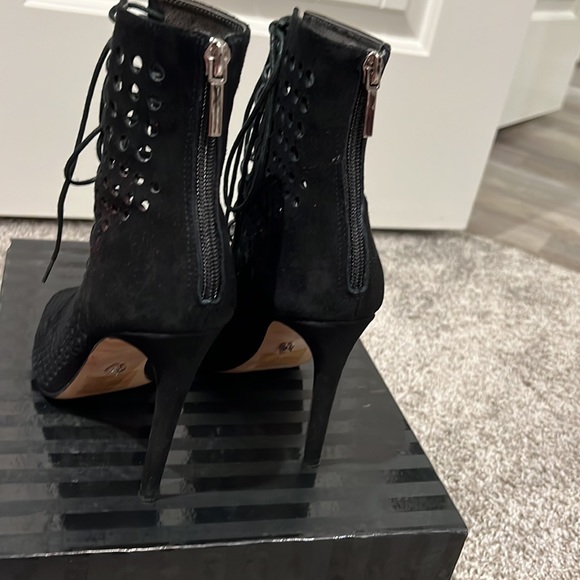 Victoria’s Secret perfect lace up heels size 6.5 color black - Picture 3 of 11